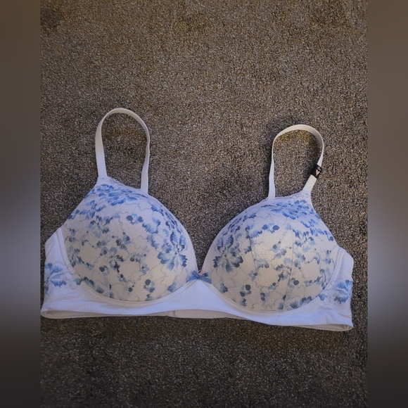 Victoria's Secret Intimates & Sleepwear Nwt Vs No Wire Bra 38d